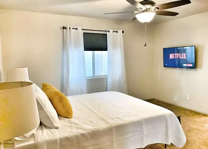 Makin' Waves - Pool, Spa, Relaxing Getaway Villa Lake Havasu City